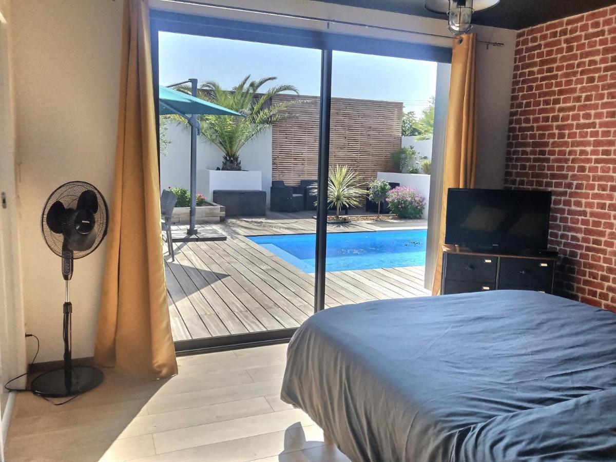 Villa Exceptionnelle Piscine Et Jardin Prive Sejour Haut De Gamme Proche La Rochelle Sainte-Soulle エクステリア 写真